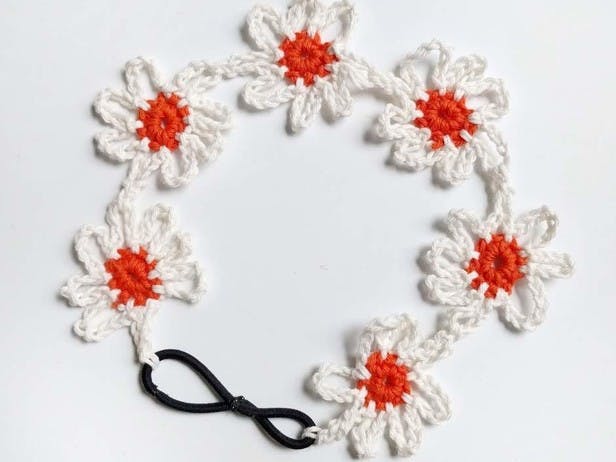 The queen stitch crochet floral headband