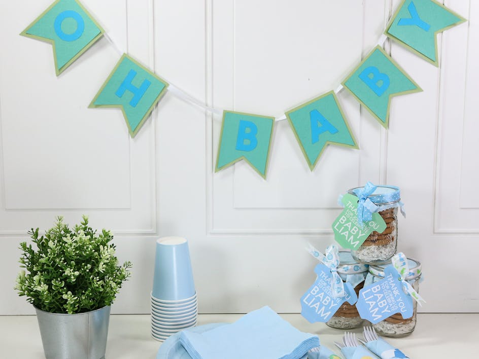 11 brilliant DIY baby shower decorations