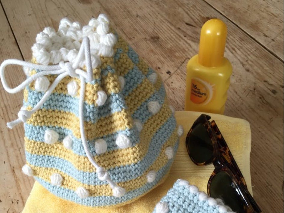 Crochet Club: Small drawstring bag
