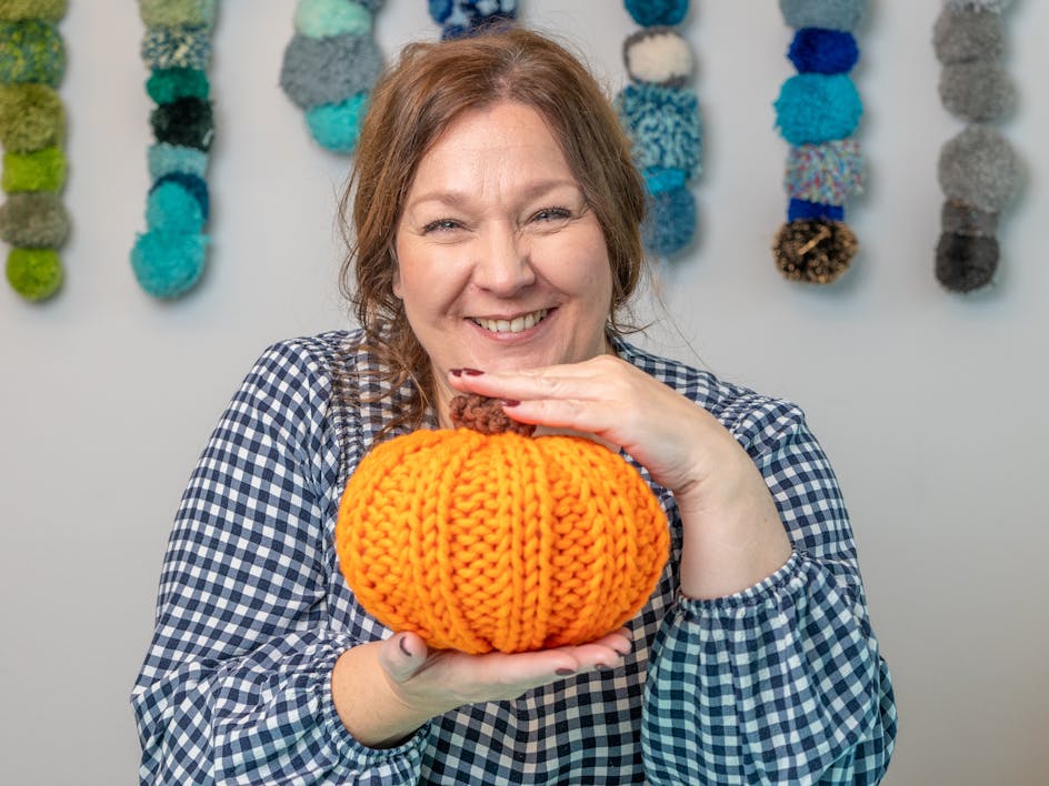How to knit a super speedy pumpkin! 