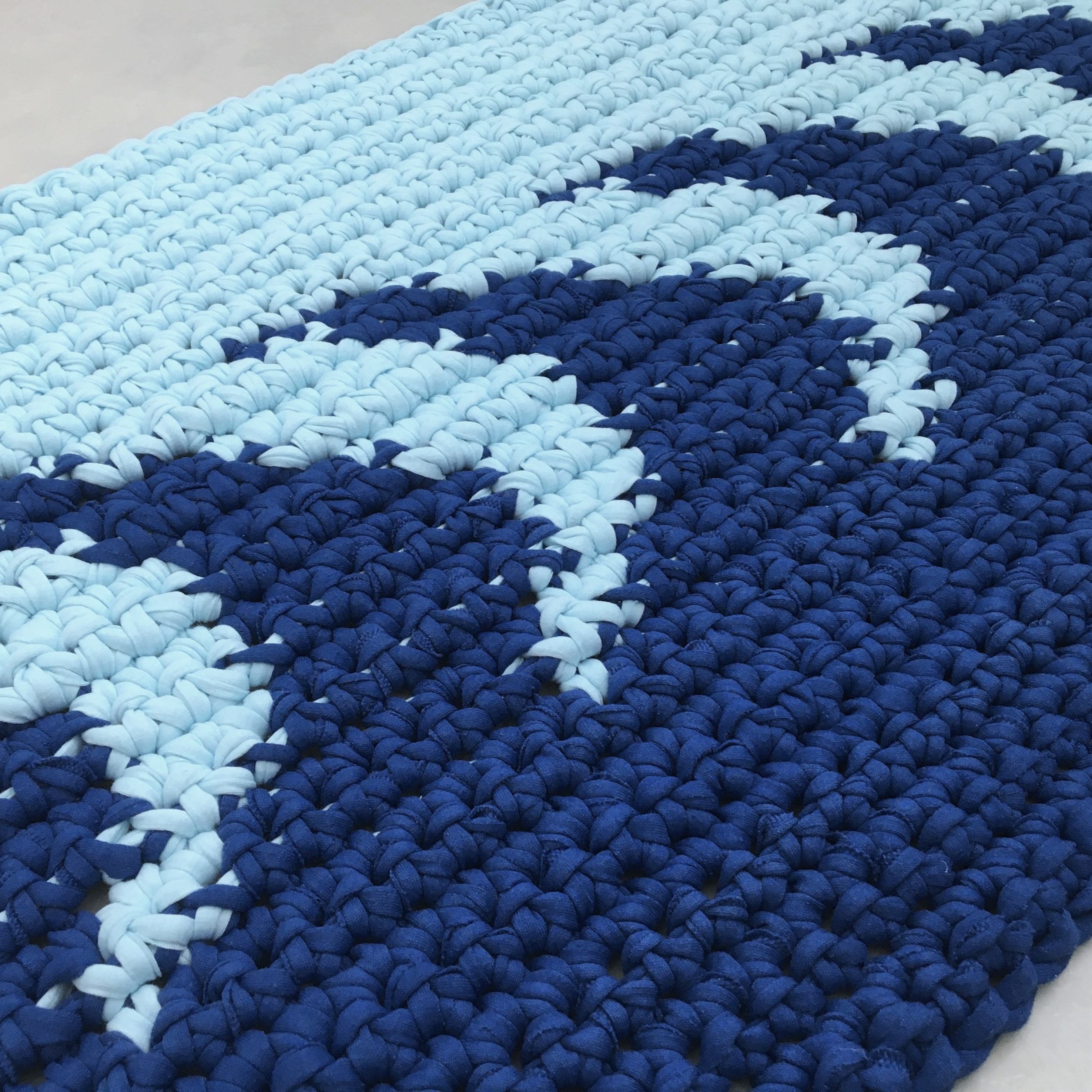 How to crochet a Waves Bathmat by Chloe Bailey