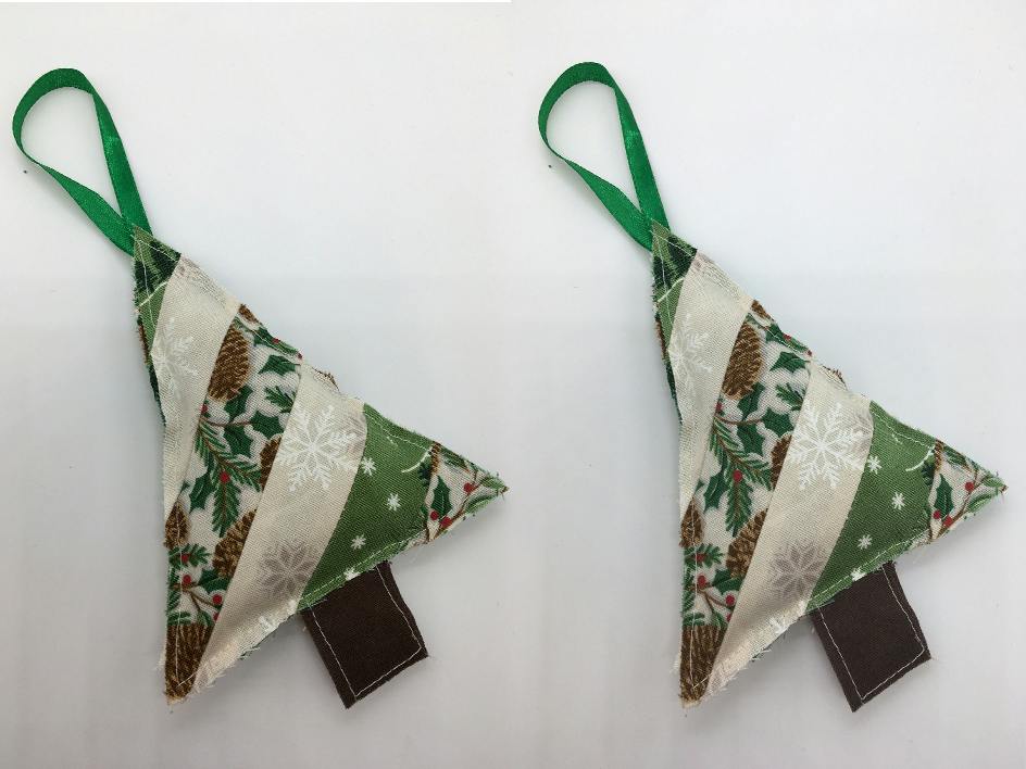 Stylish strip-quilted Christmas tree tutorial! 