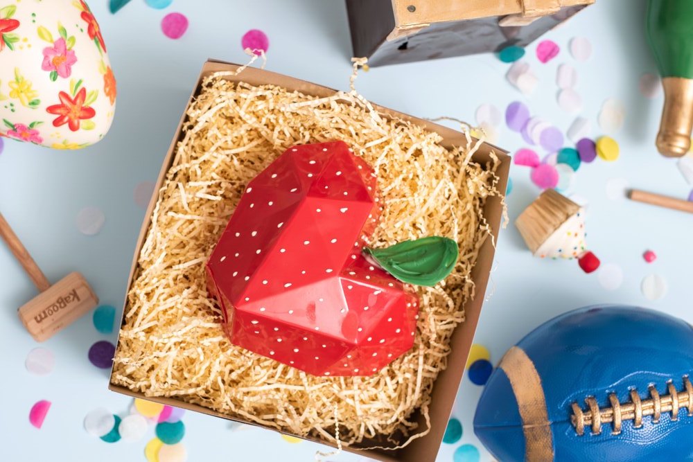 How to make amazing smashable chocolate piñatas!