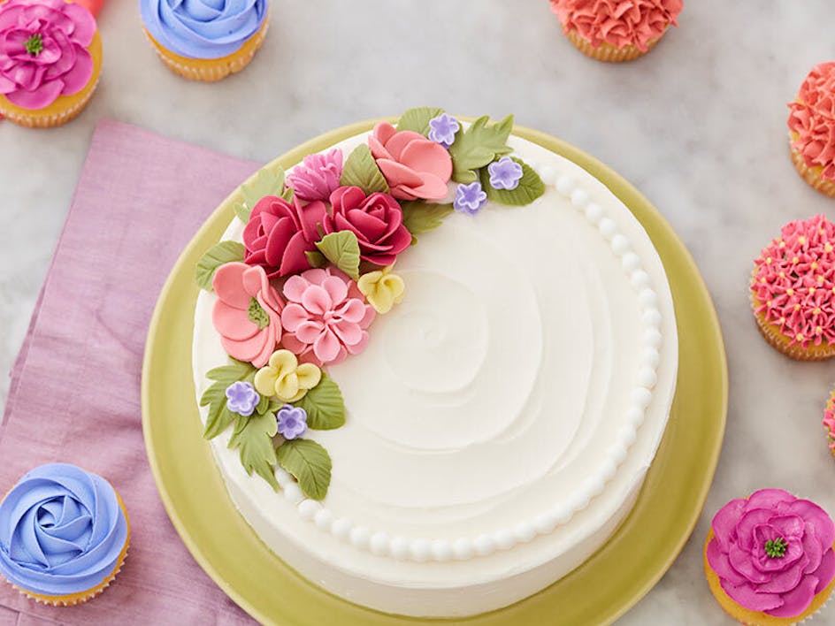 The ultimate guide to icing for cakes, bakes and biscuits