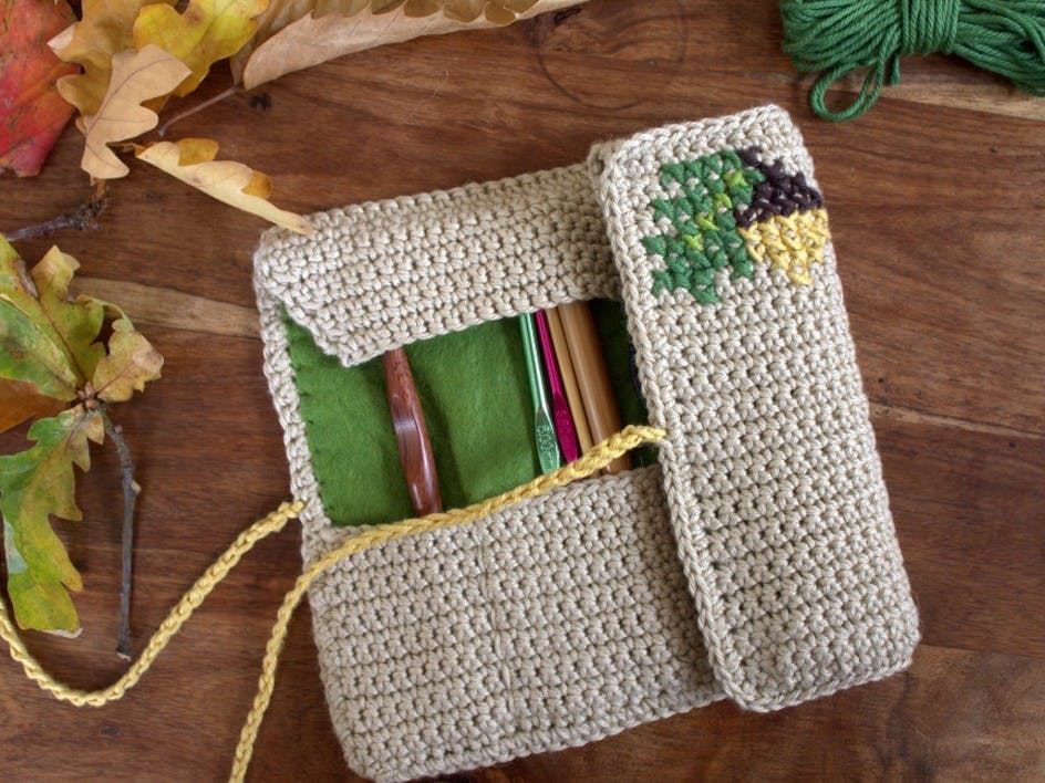 Make a crochet hook case with Anna Nikipirowicz