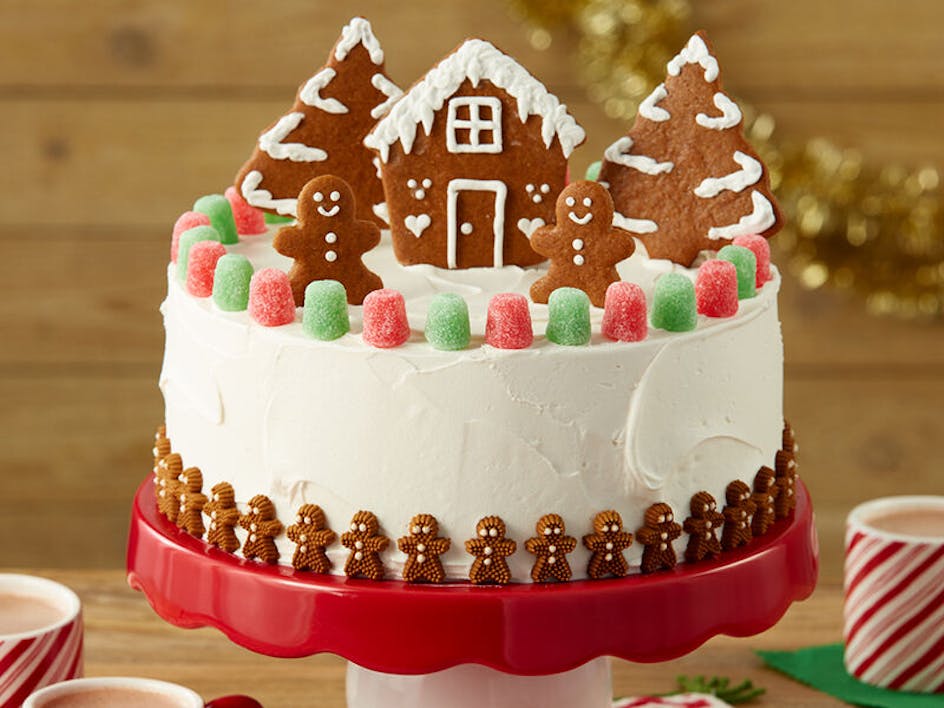 12 fabulously festive ideas for decorating a Christmas cake